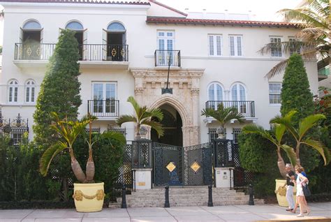 where did versace live in miami|versace mansion owner.